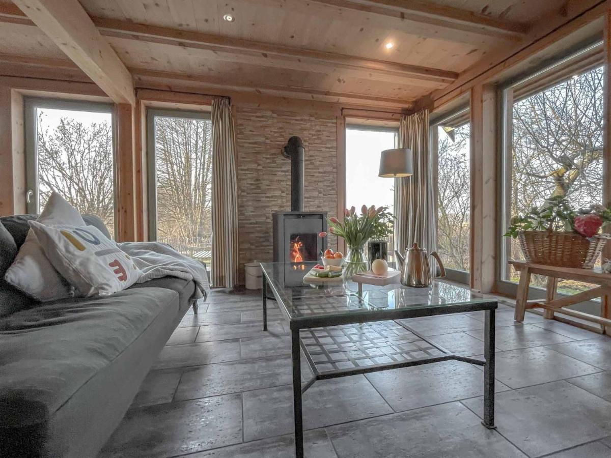 Traumhaff Kuestenchalets - Einzigartige Chalets An Der Ostsee. Ganz Aus Laerchenholz Mit Kamin Und Sauna Vogelsang-Warsin Ngoại thất bức ảnh