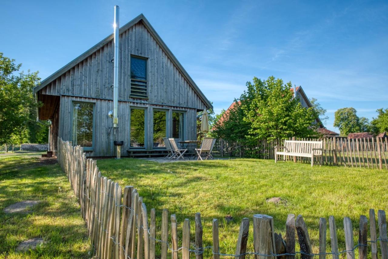 Traumhaff Kuestenchalets - Einzigartige Chalets An Der Ostsee. Ganz Aus Laerchenholz Mit Kamin Und Sauna Vogelsang-Warsin Ngoại thất bức ảnh