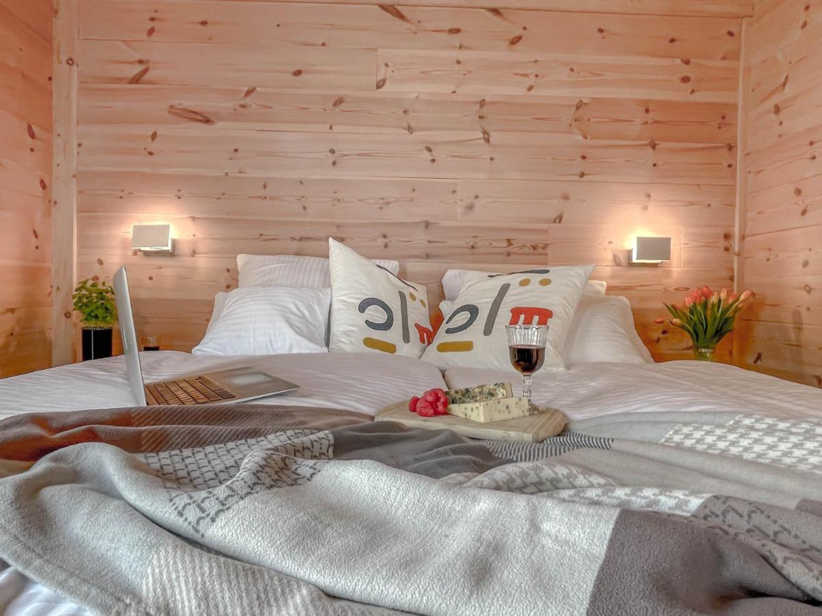 Traumhaff Kuestenchalets - Einzigartige Chalets An Der Ostsee. Ganz Aus Laerchenholz Mit Kamin Und Sauna Vogelsang-Warsin Ngoại thất bức ảnh
